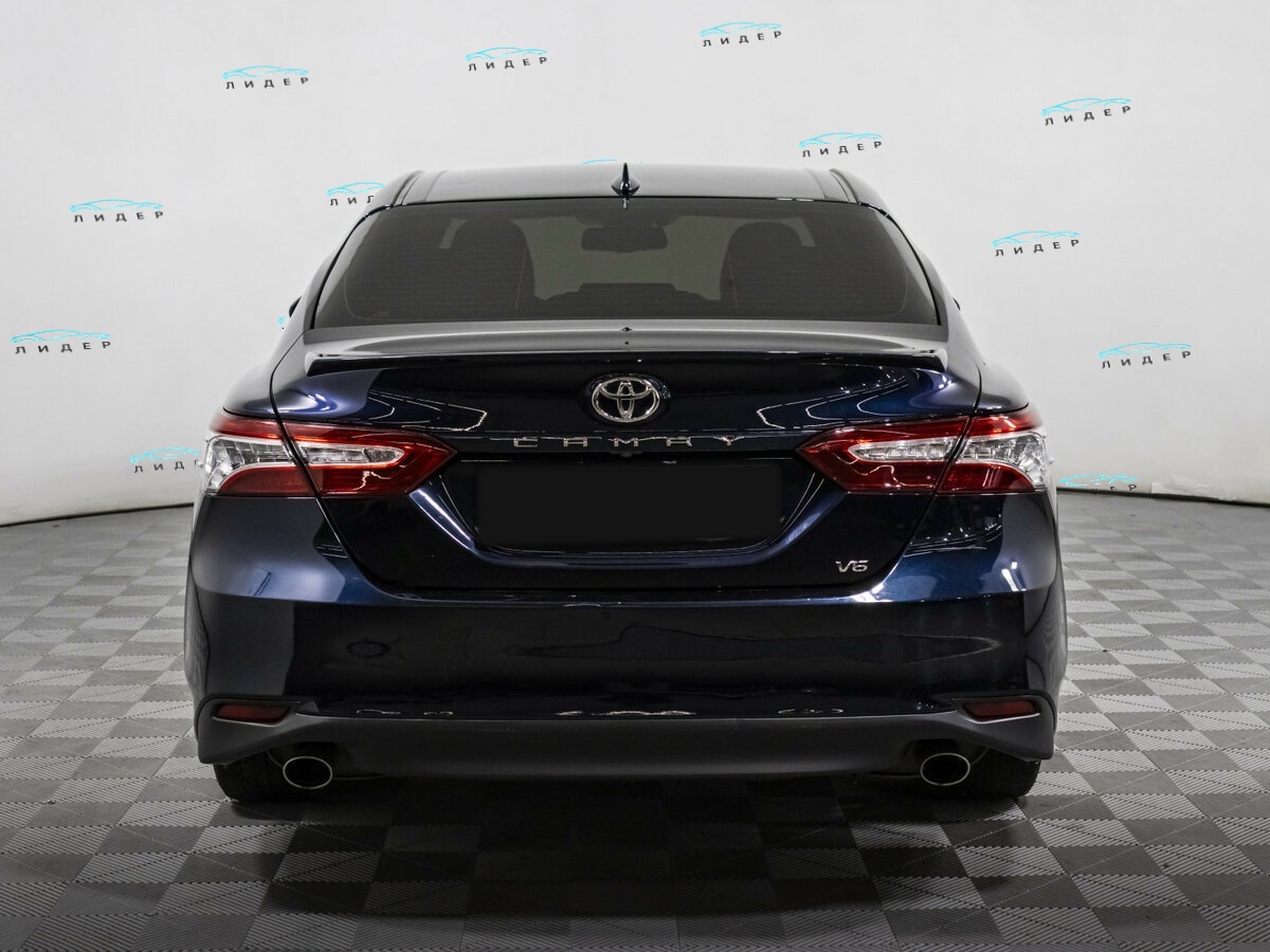 Toyota Camry 2018 года с пробегом. Фото: #4