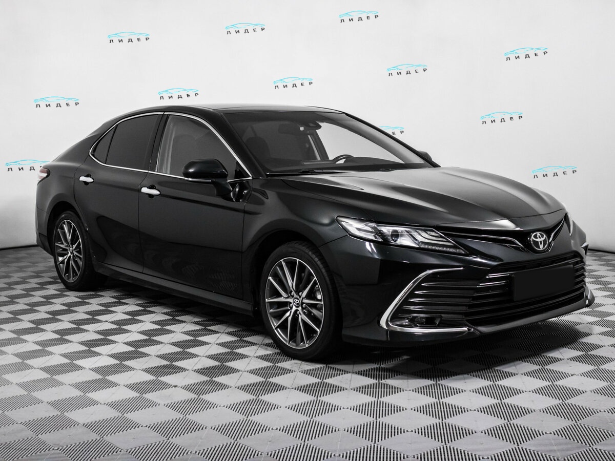 Toyota Camry 2022 года с пробегом. Фото: #2