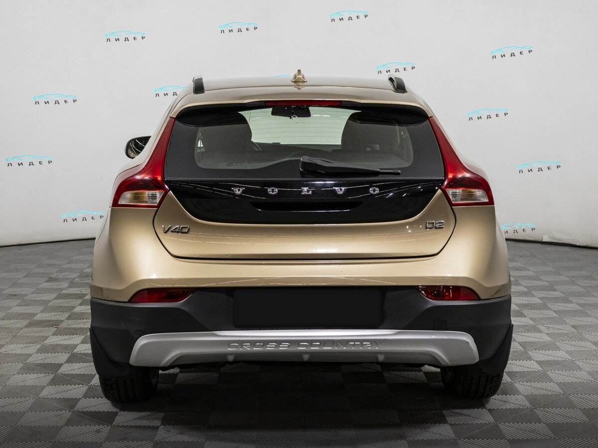 Б/У Вольво В40 Кросс Кантри 2013 года. Фото: #4