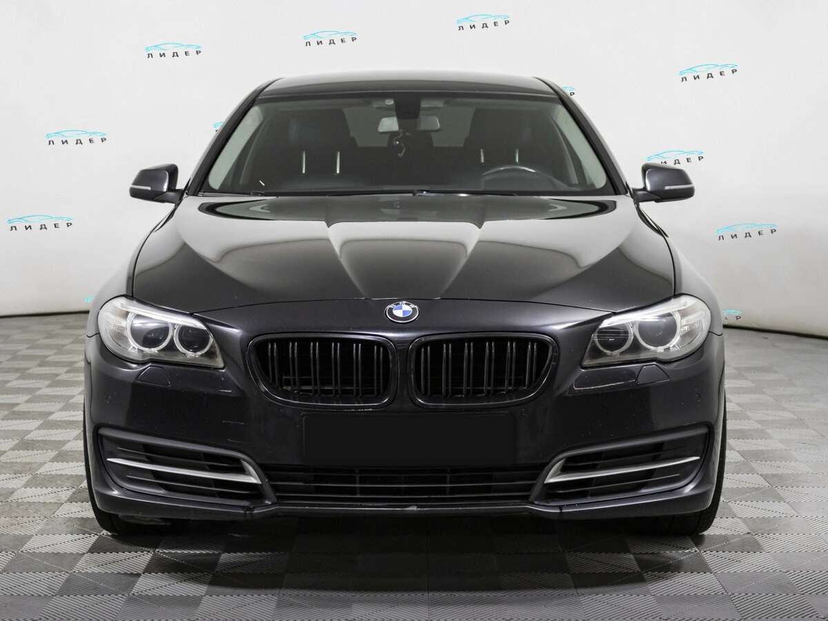 BMW 5 серии 2015 года с пробегом. Фото: #1