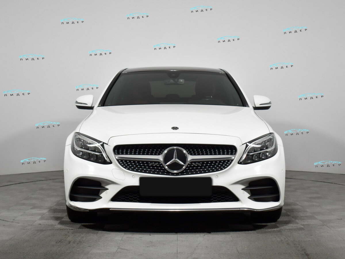 Mercedes-Benz C-Класс 2018 года с пробегом. Фото: #1