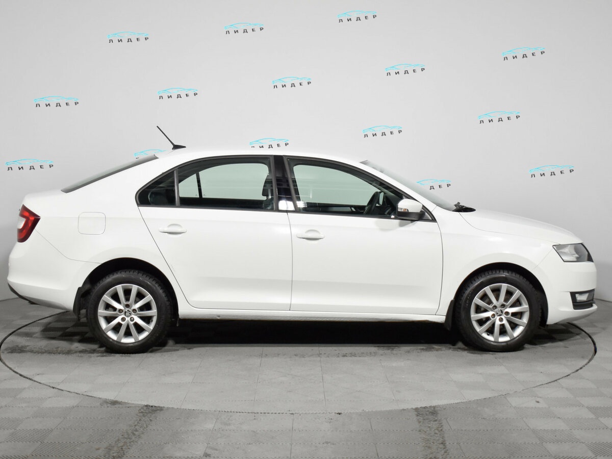 Skoda Rapid 2018 года с пробегом. Фото: #3