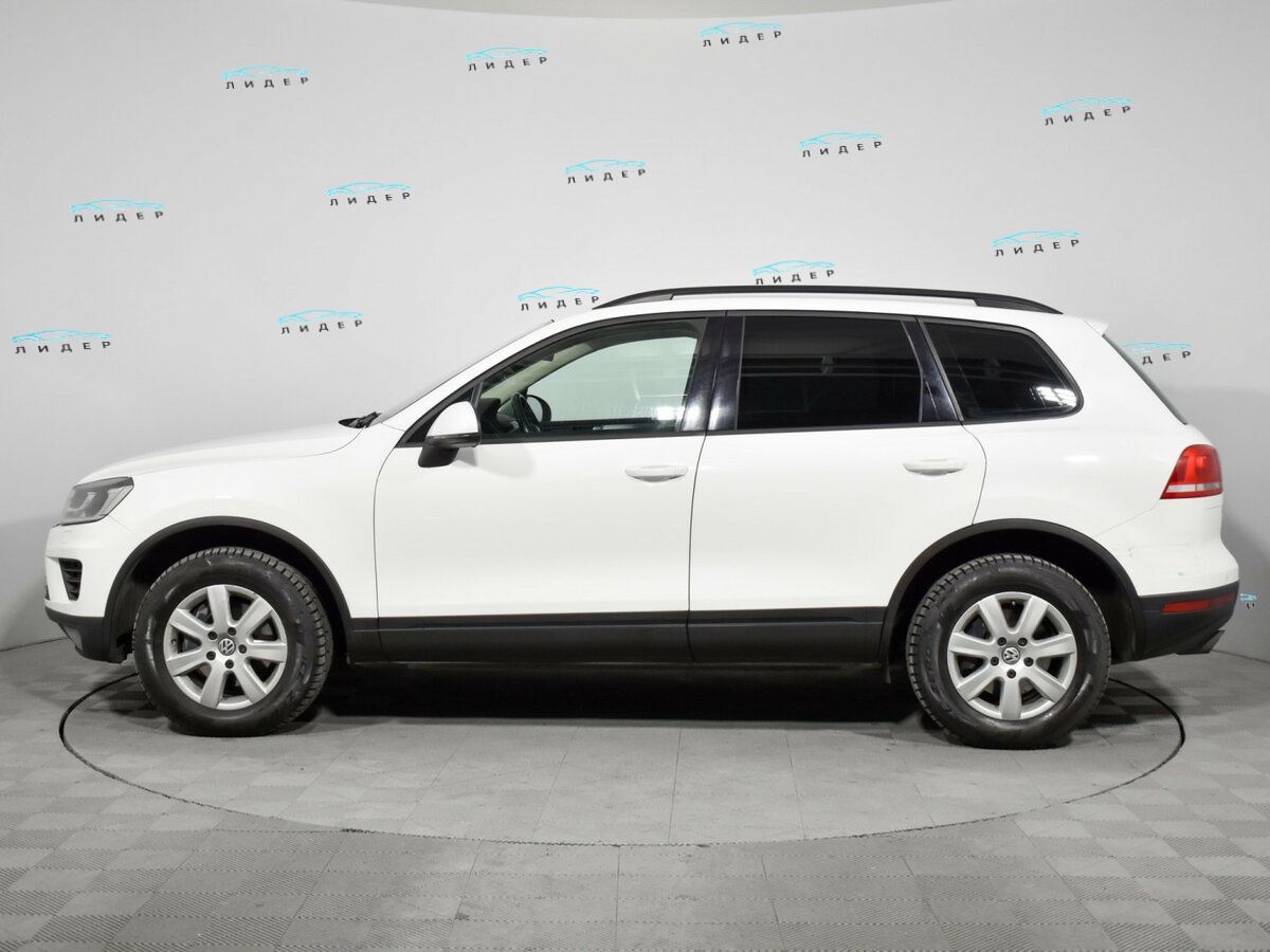 Б/У Фольксваген Туарег 2015 года. Фото: #7