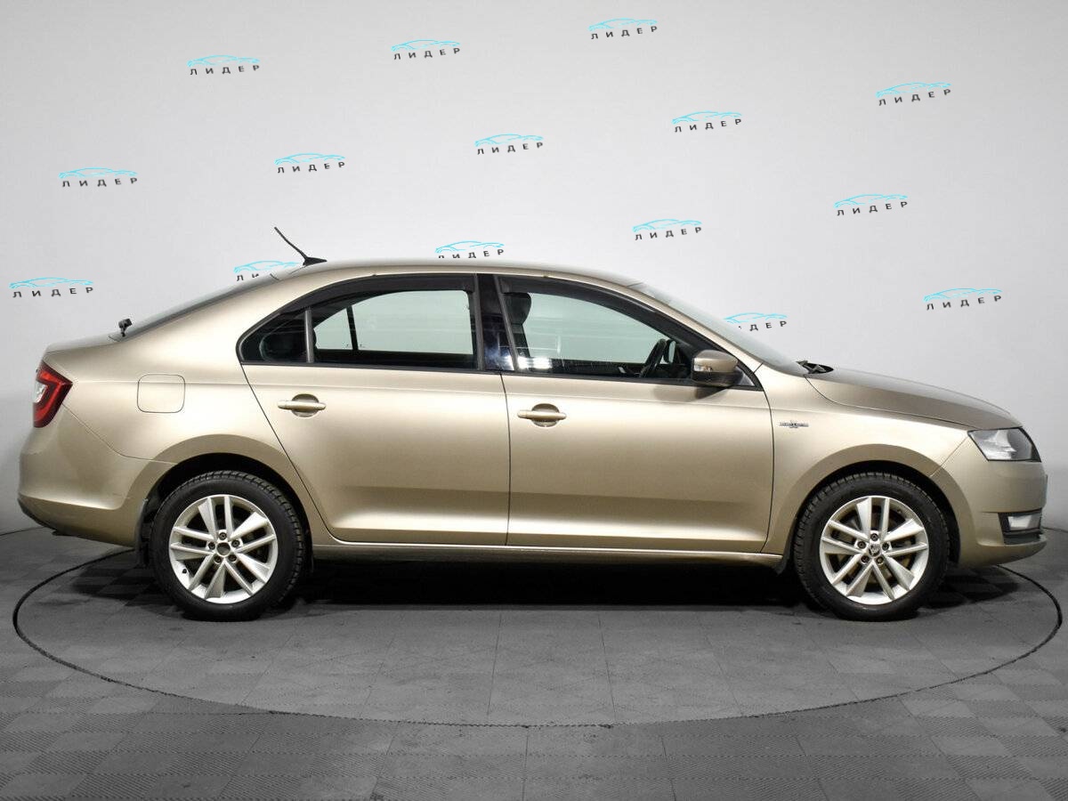Skoda Rapid 2019 года с пробегом. Фото: #3