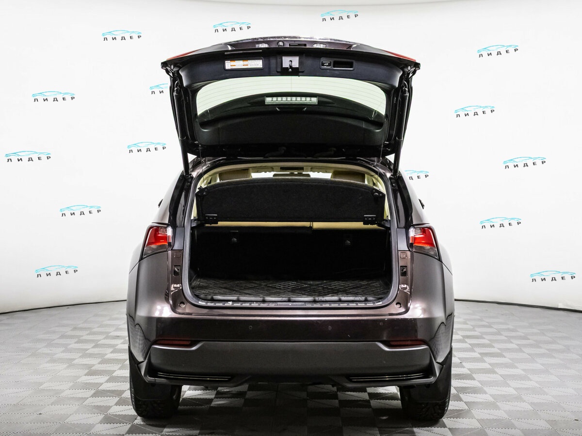 Б/У Лексус Н-Икс 2015 года. Фото: #17