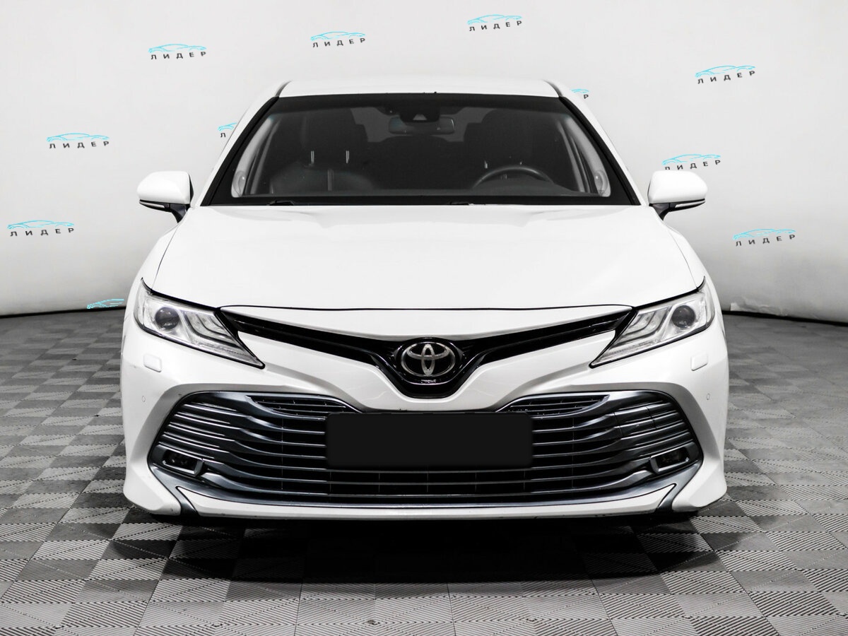 Б/У Тойота Камри 2019 года. Фото: #1