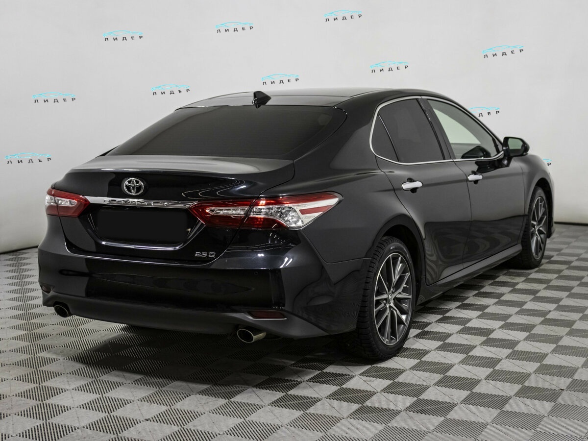 Toyota Camry 2023 года с пробегом. Фото: #3