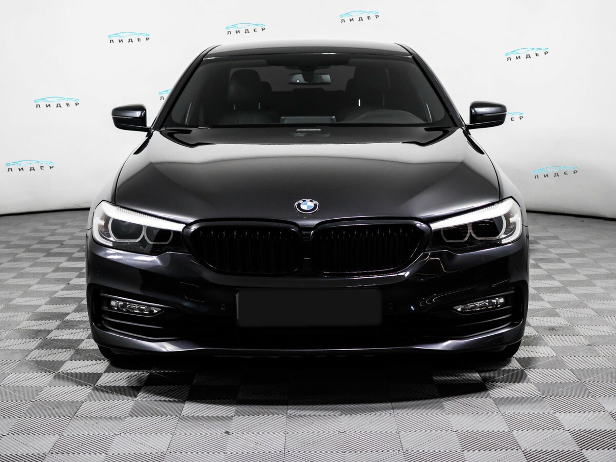 BMW 5 серии 2017 года с пробегом. Фото: #1