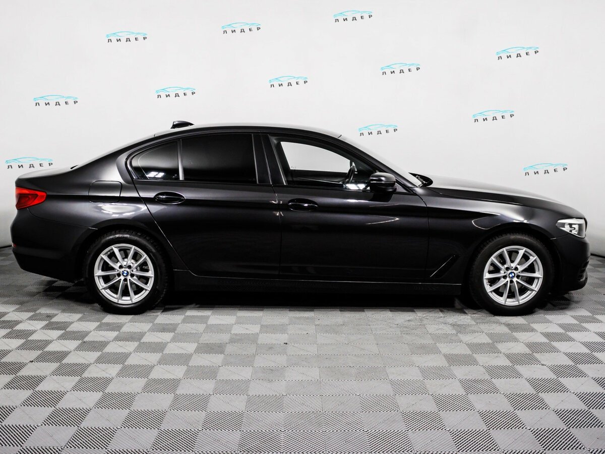 BMW 5 серии 2017 года с пробегом. Фото: #3