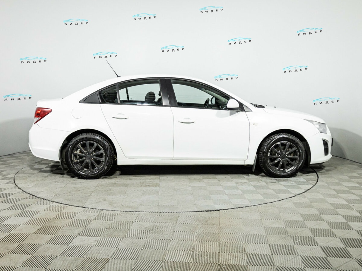 Б/У Шевроле Круз 2013 года. Фото: #3