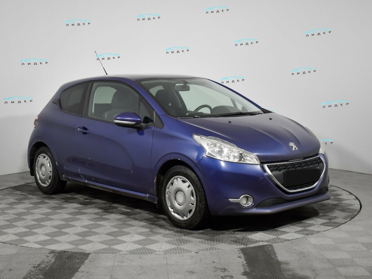 Peugeot 208 2013 года с пробегом. Фото: #2