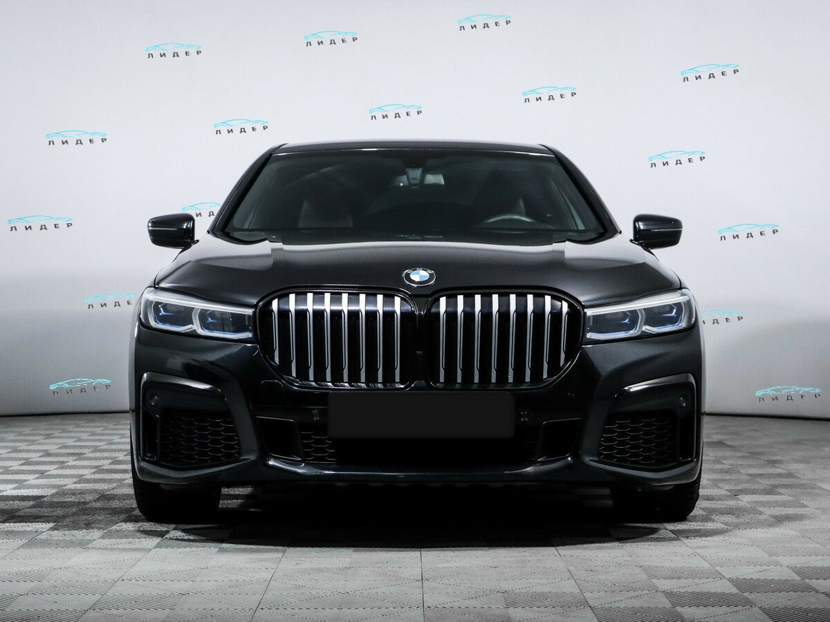 BMW 7 серии 2019 года с пробегом. Фото: #1