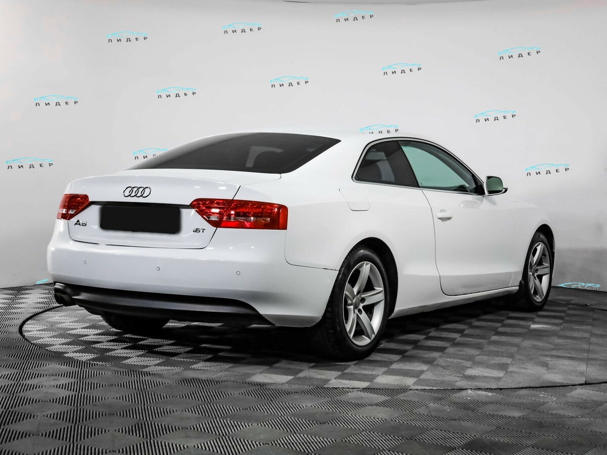Audi A5 2010 года с пробегом. Фото: #3