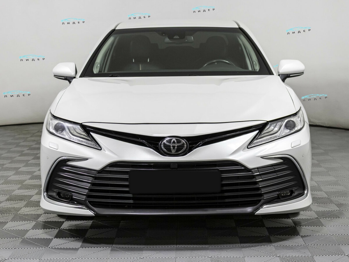 Toyota Camry 2018 года с пробегом. Фото: #1