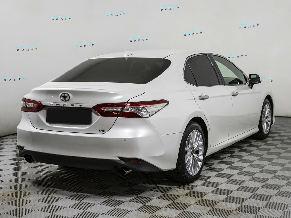 Toyota Camry 2018 года с пробегом. Фото: #4
