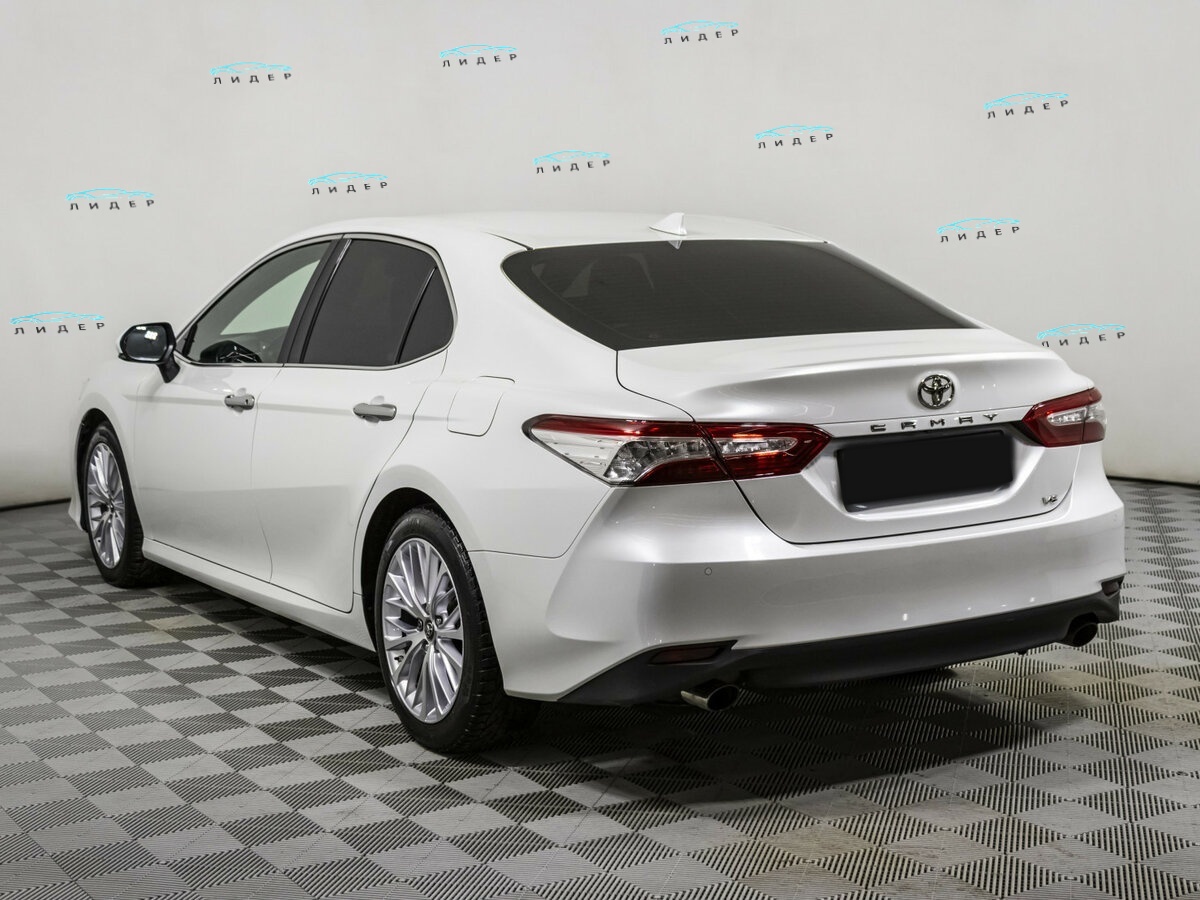 Toyota Camry 2018 года с пробегом. Фото: #6