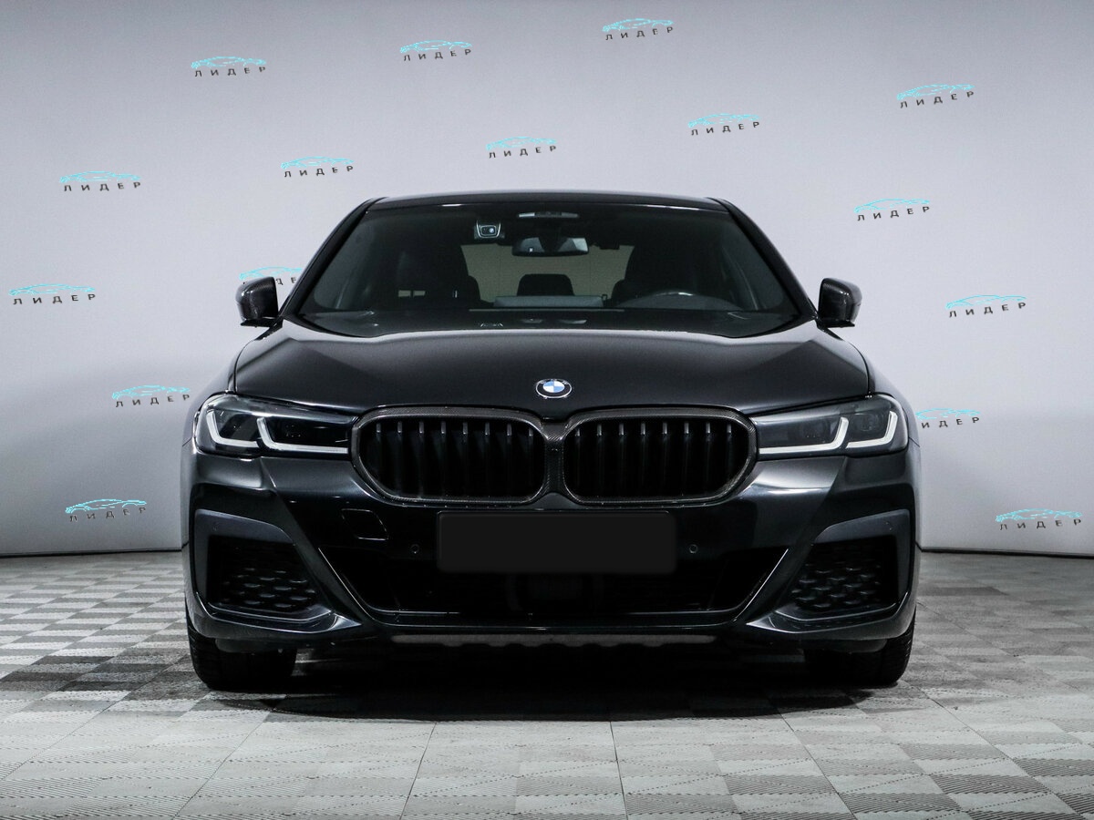 BMW 5 серии 2022 года с пробегом. Фото: #1