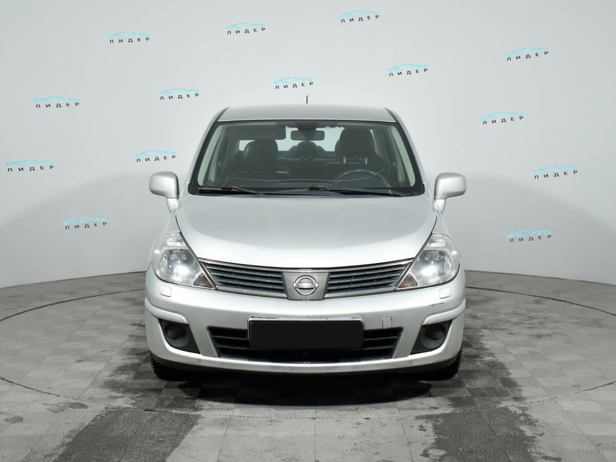Б/У Ниссан Тиида 2008 года. Фото: #1