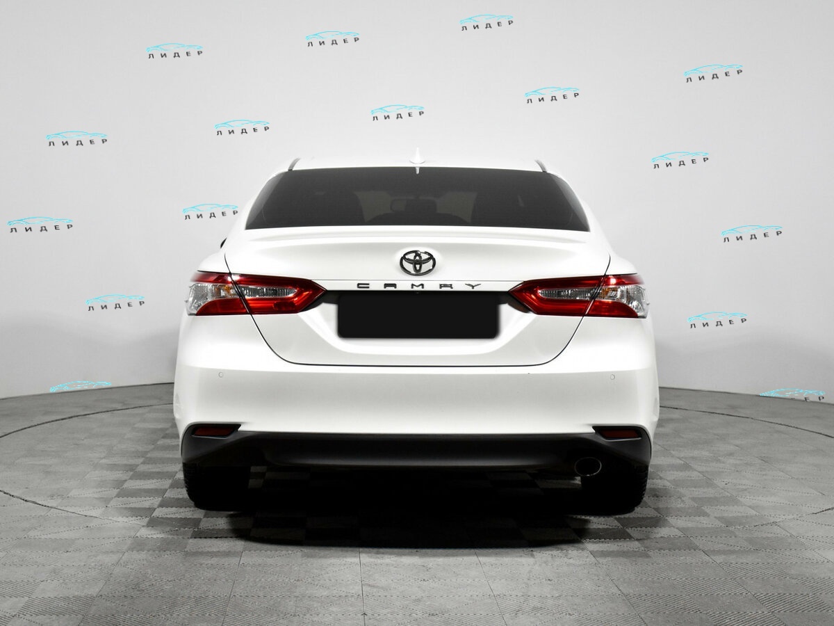 Toyota Camry 2020 года с пробегом. Фото: #4