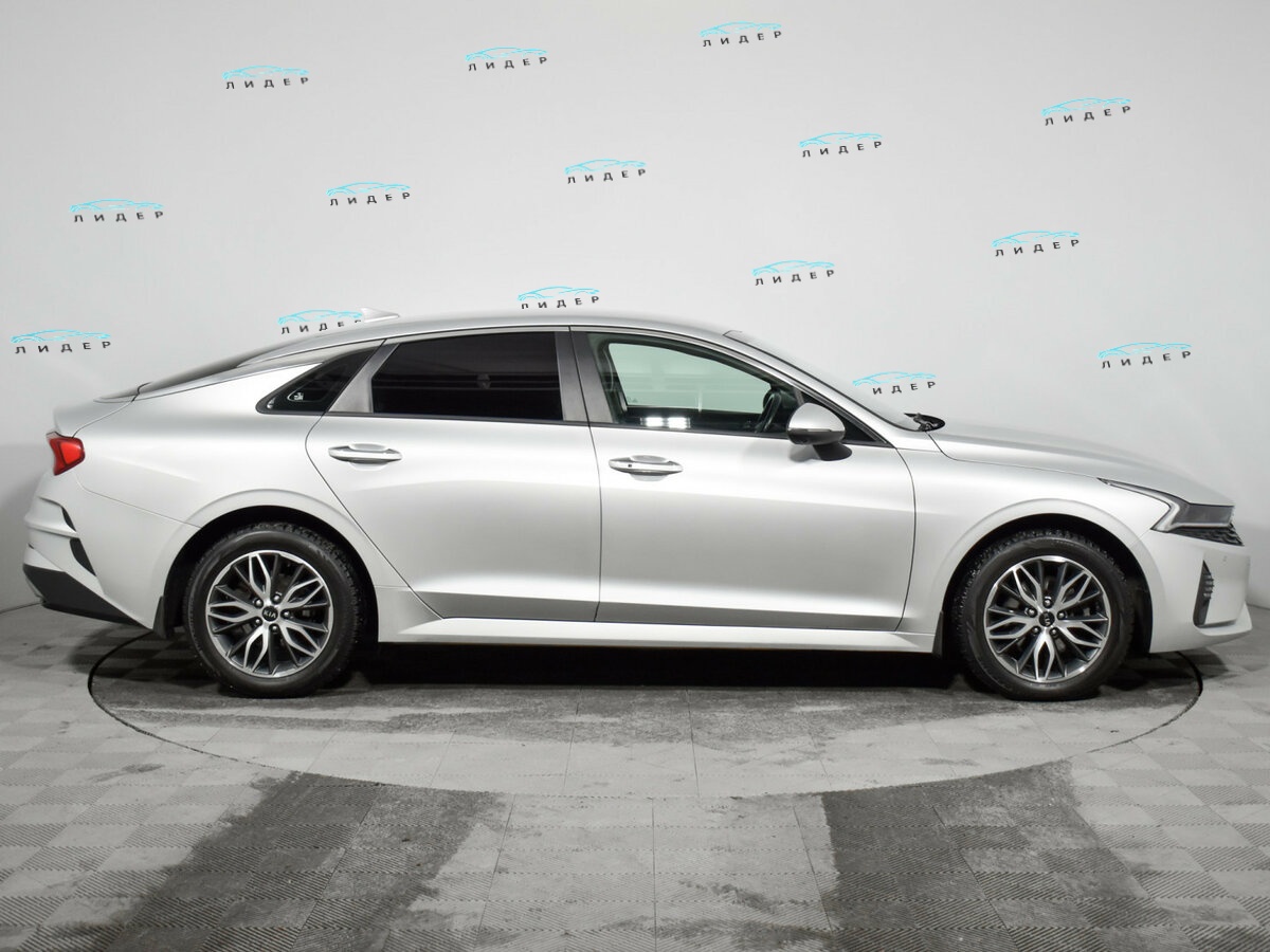 Kia K5 2021 года с пробегом. Фото: #3