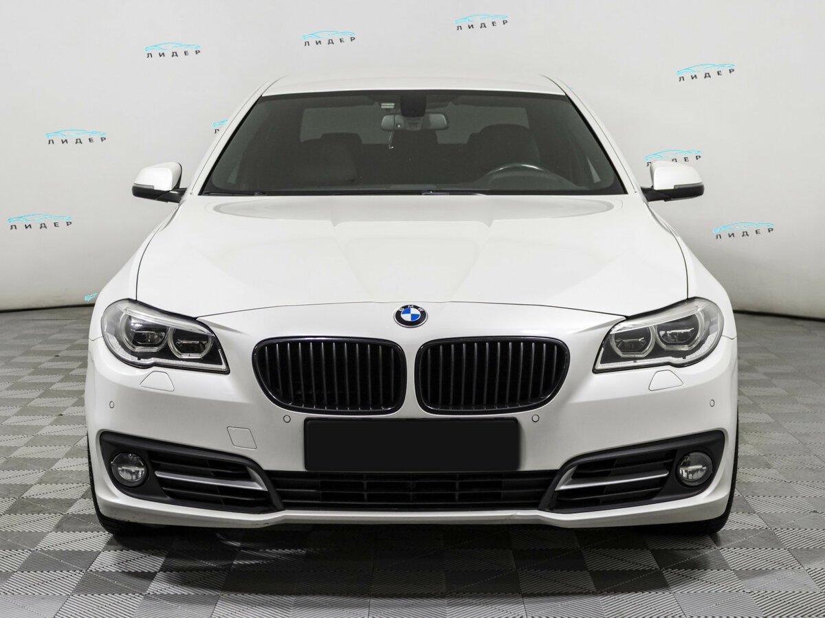 BMW 5 серии 2016 года с пробегом. Фото: #1
