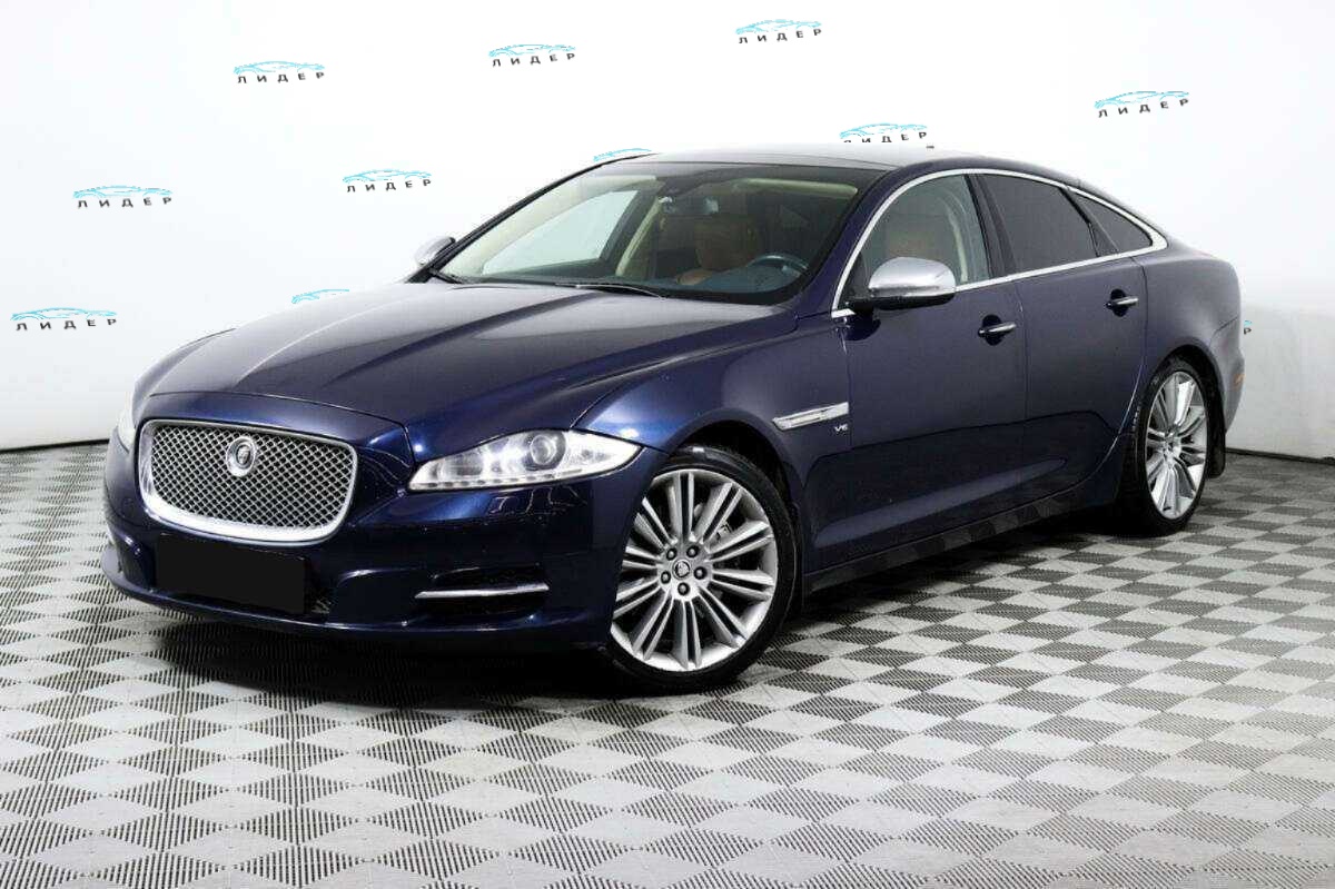 Jaguar XJ