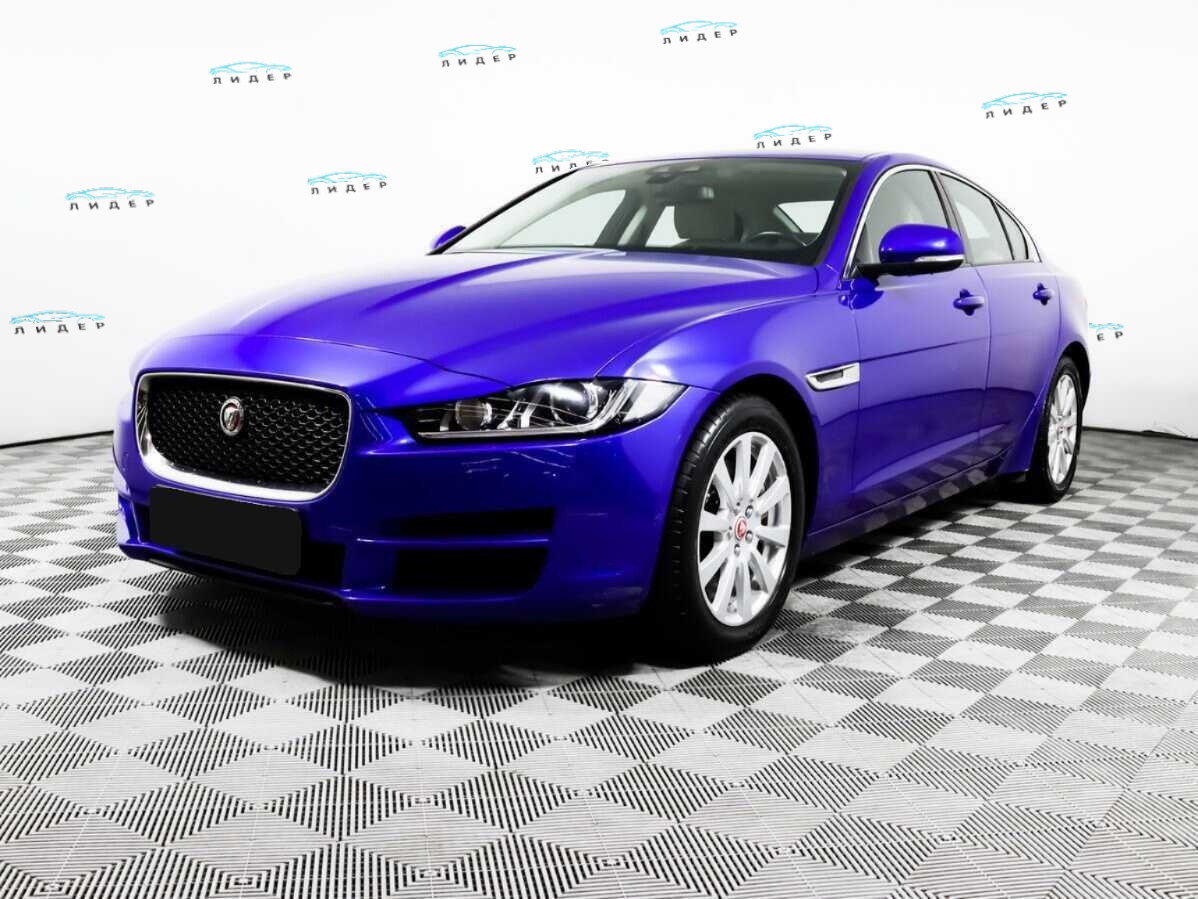 Jaguar XE