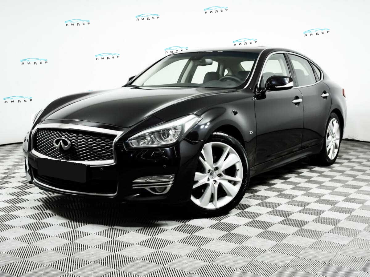 Infiniti Q70