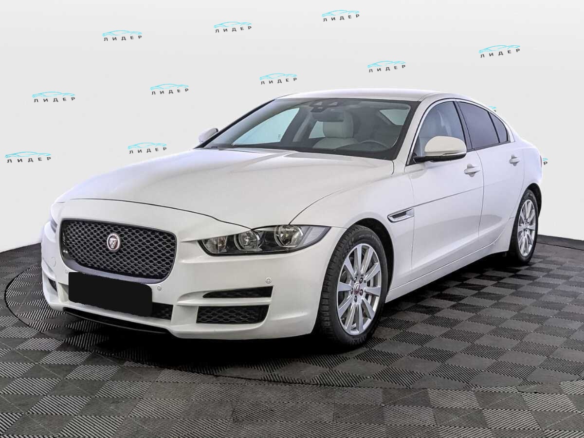 Jaguar XE