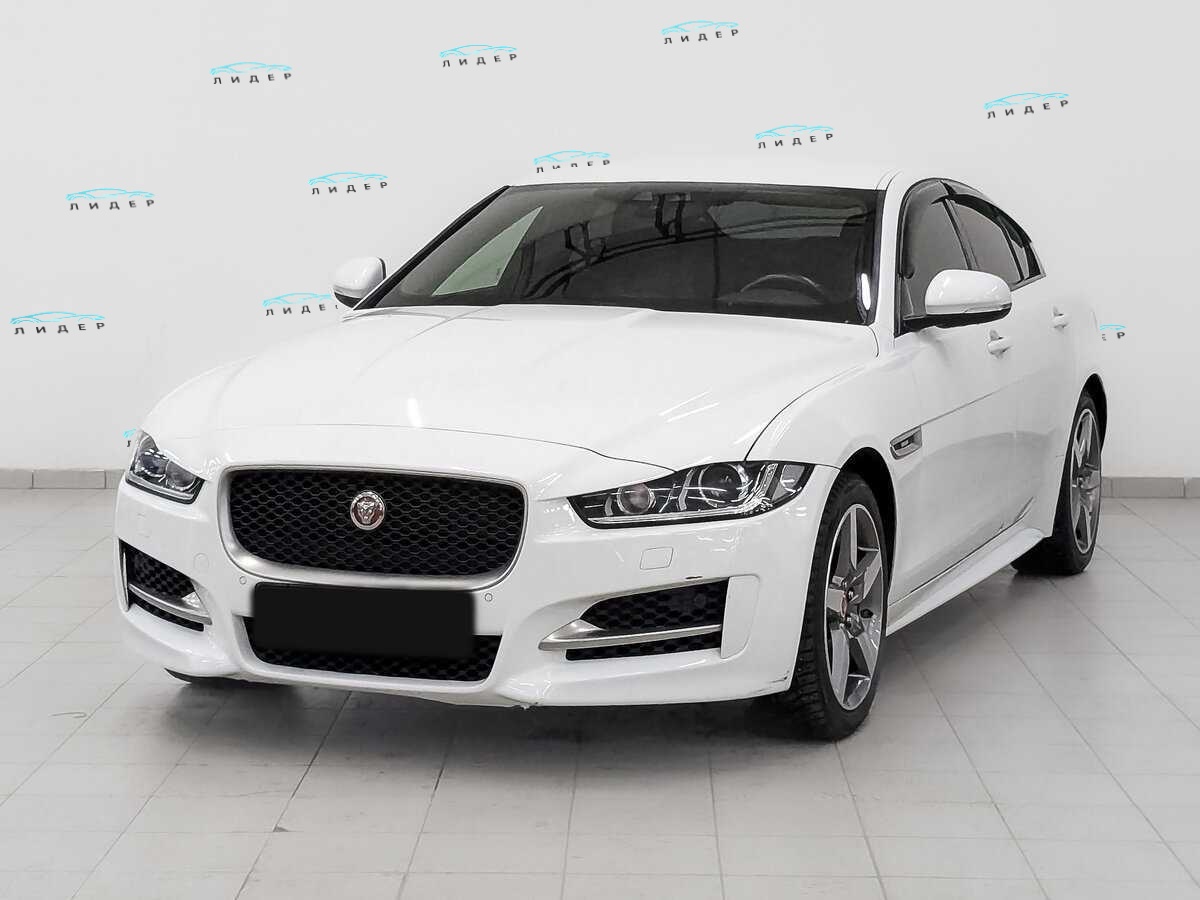 Jaguar XE