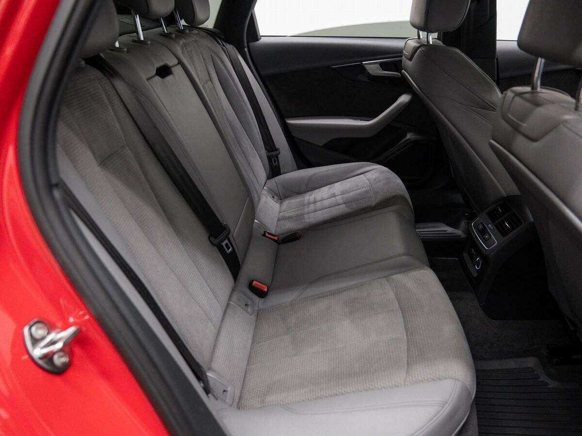 Б/У Ауди А4 2019 года. Фото: #9