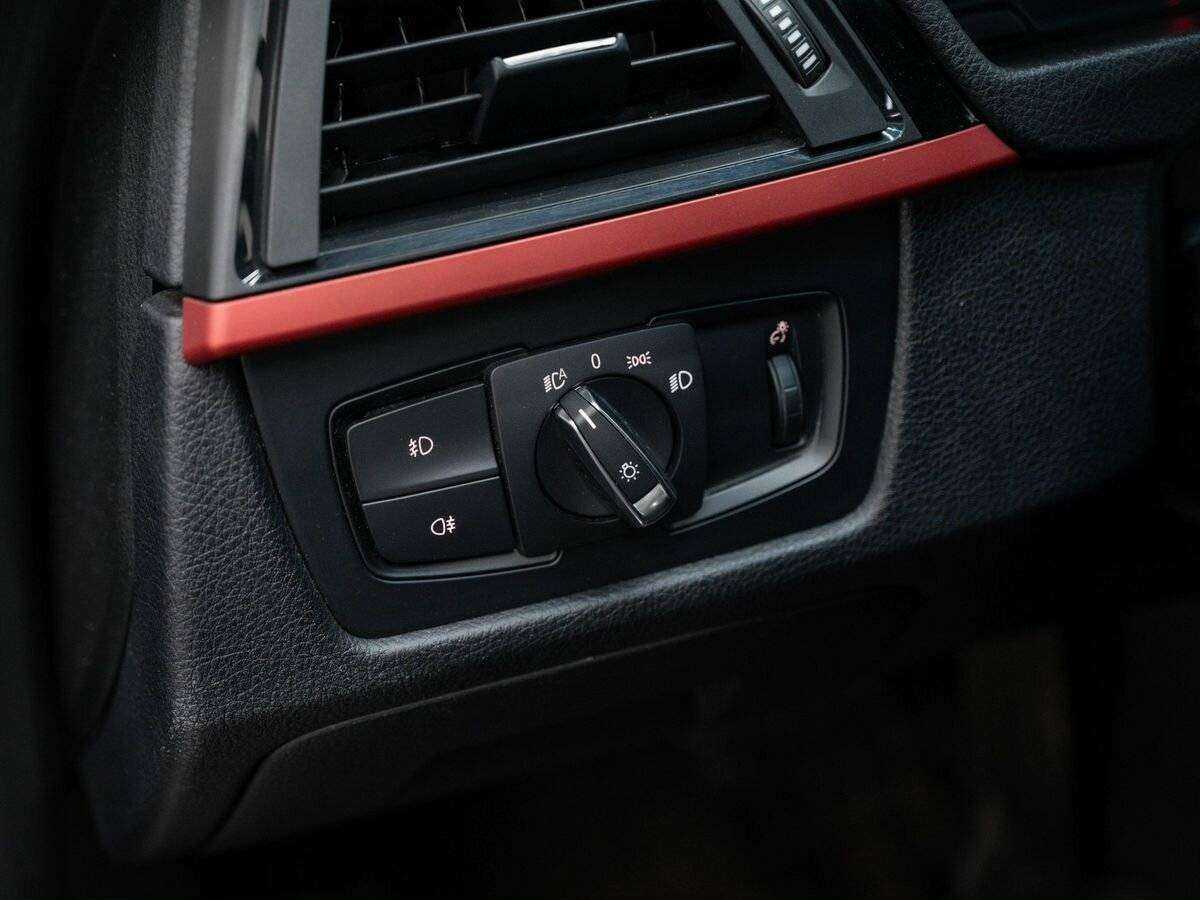 Б/У БМВ 3 серии 2013 года. Фото: #18