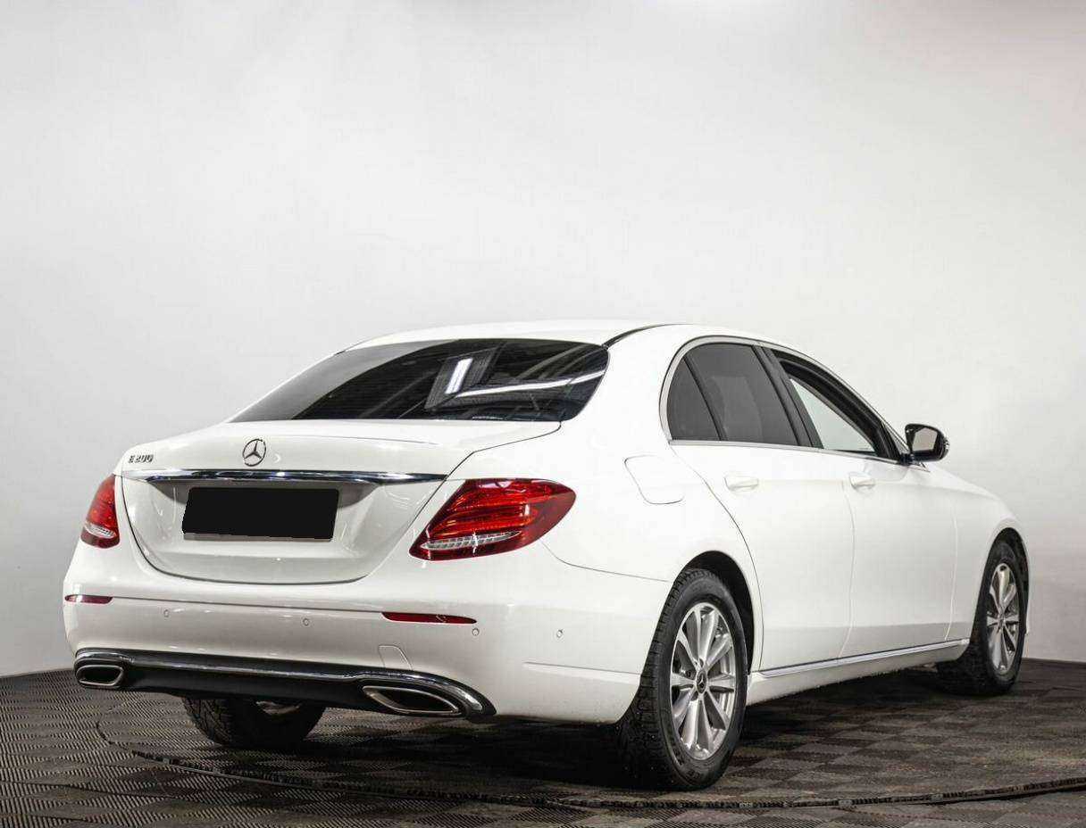 Б/У Мерседес-Бенц Е-Класс 2017 года. Фото: #6