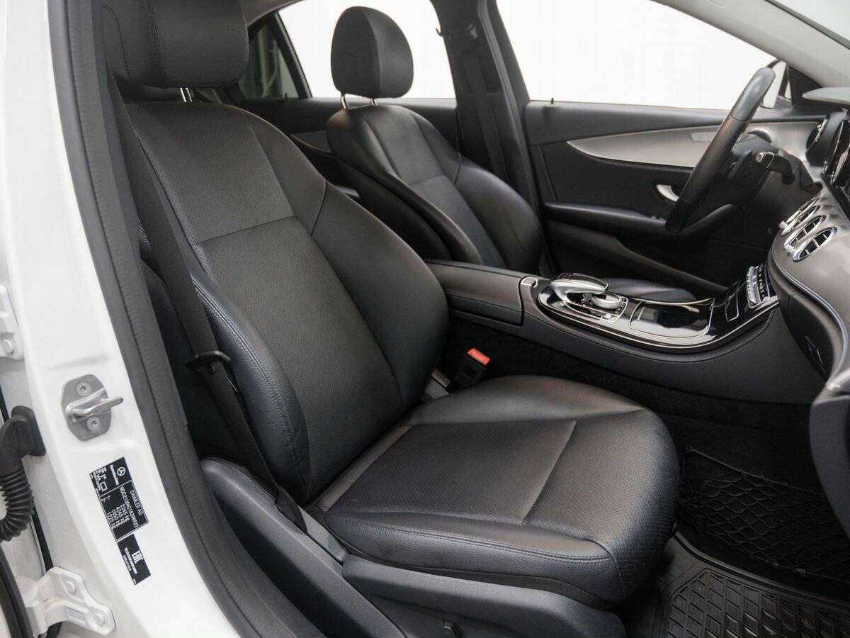 Б/У Мерседес-Бенц Е-Класс 2017 года. Фото: #9