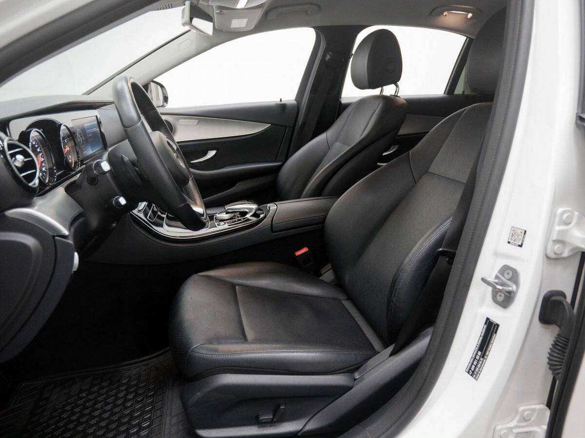 Б/У Мерседес-Бенц Е-Класс 2017 года. Фото: #15