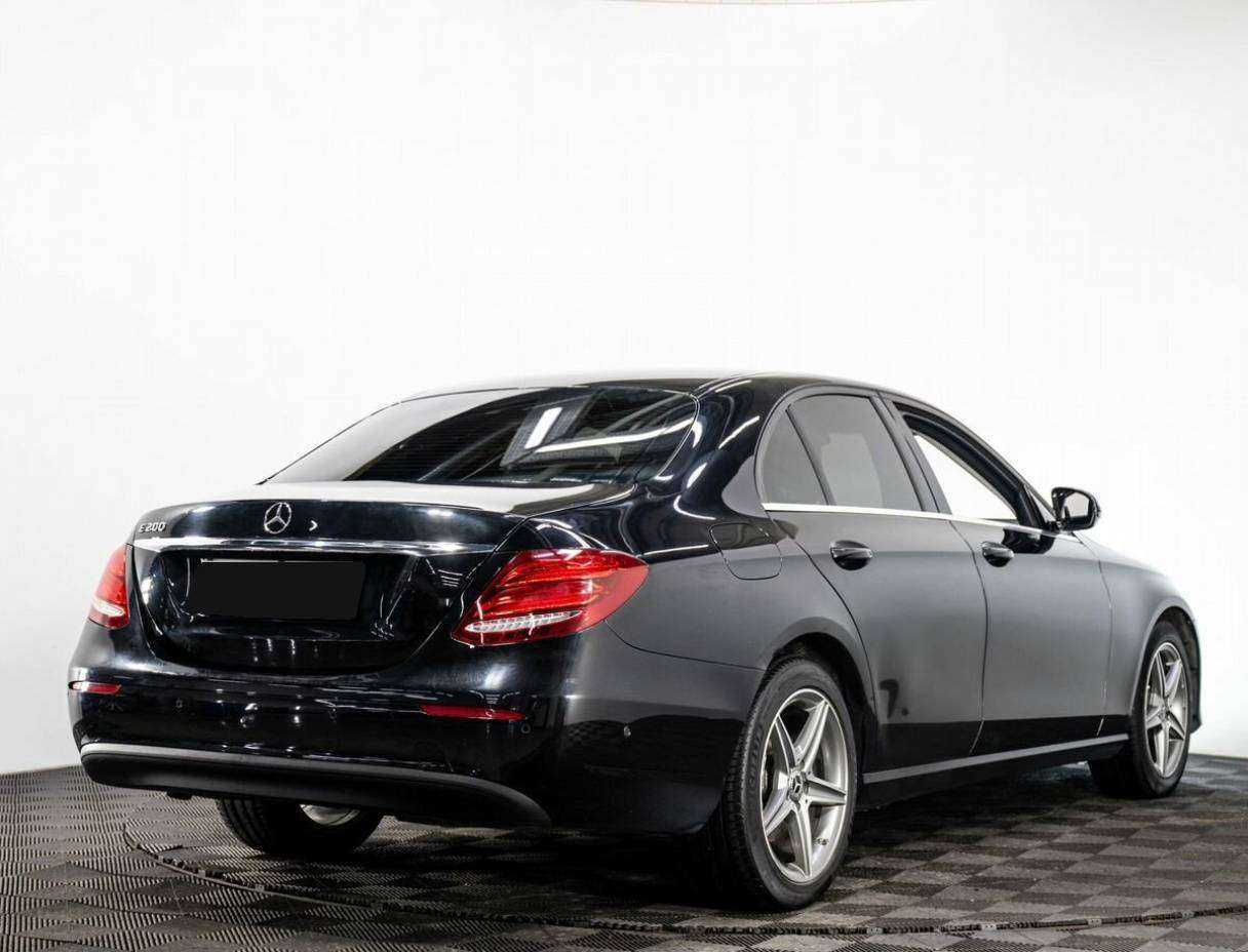 Б/У Мерседес-Бенц Е-Класс 2017 года. Фото: #5