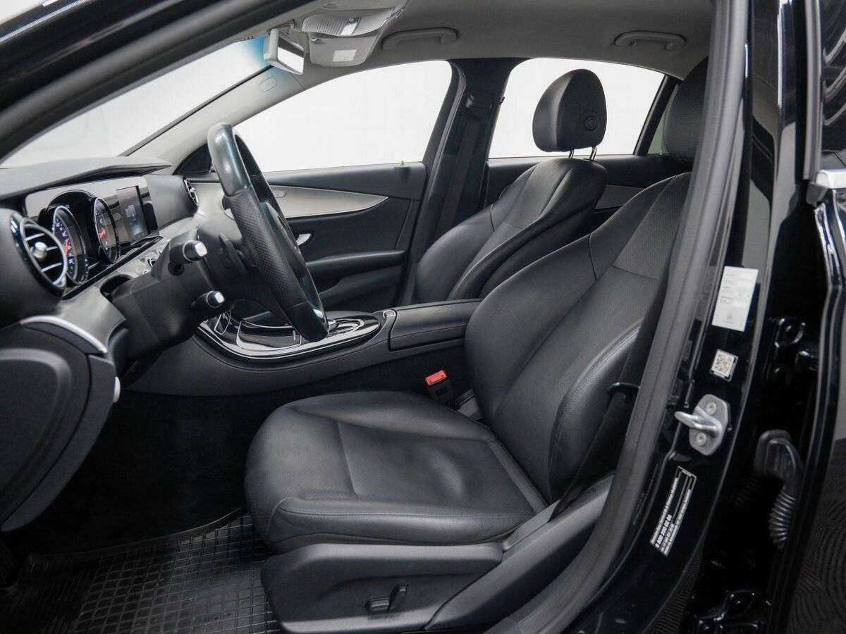 Б/У Мерседес-Бенц Е-Класс 2017 года. Фото: #13