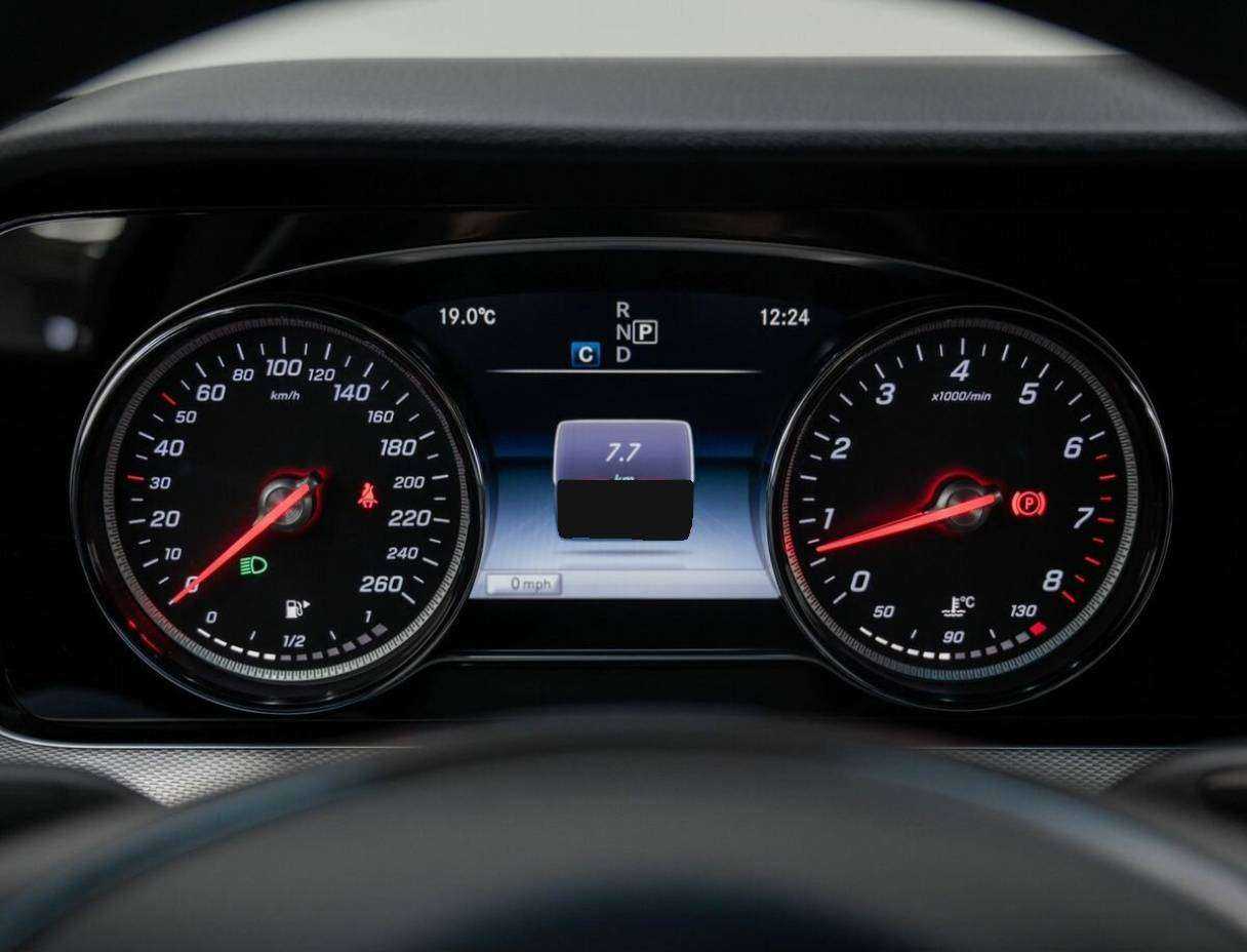 Б/У Мерседес-Бенц Е-Класс 2017 года. Фото: #20