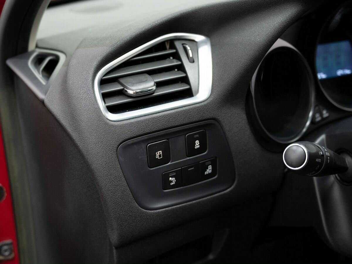 Б/У Ситроен Ц4 2013 года. Фото: #21