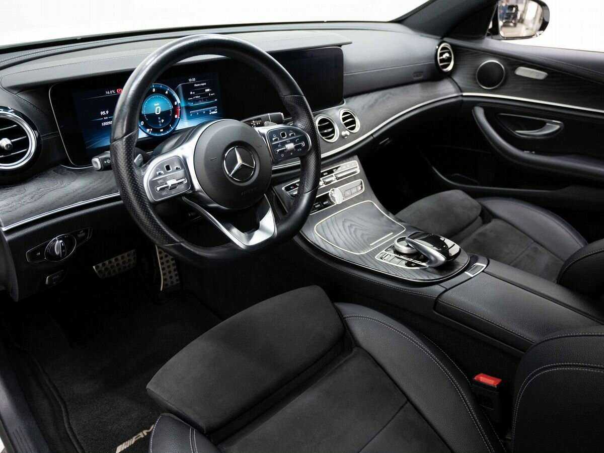 Б/У Мерседес-Бенц Е-Класс 2018 года. Фото: #6