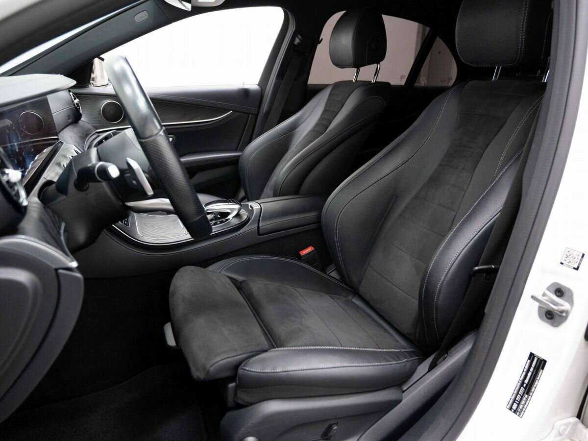 Б/У Мерседес-Бенц Е-Класс 2018 года. Фото: #7