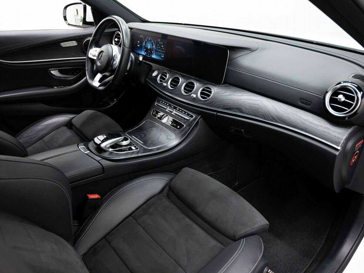 Б/У Мерседес-Бенц Е-Класс 2018 года. Фото: #10