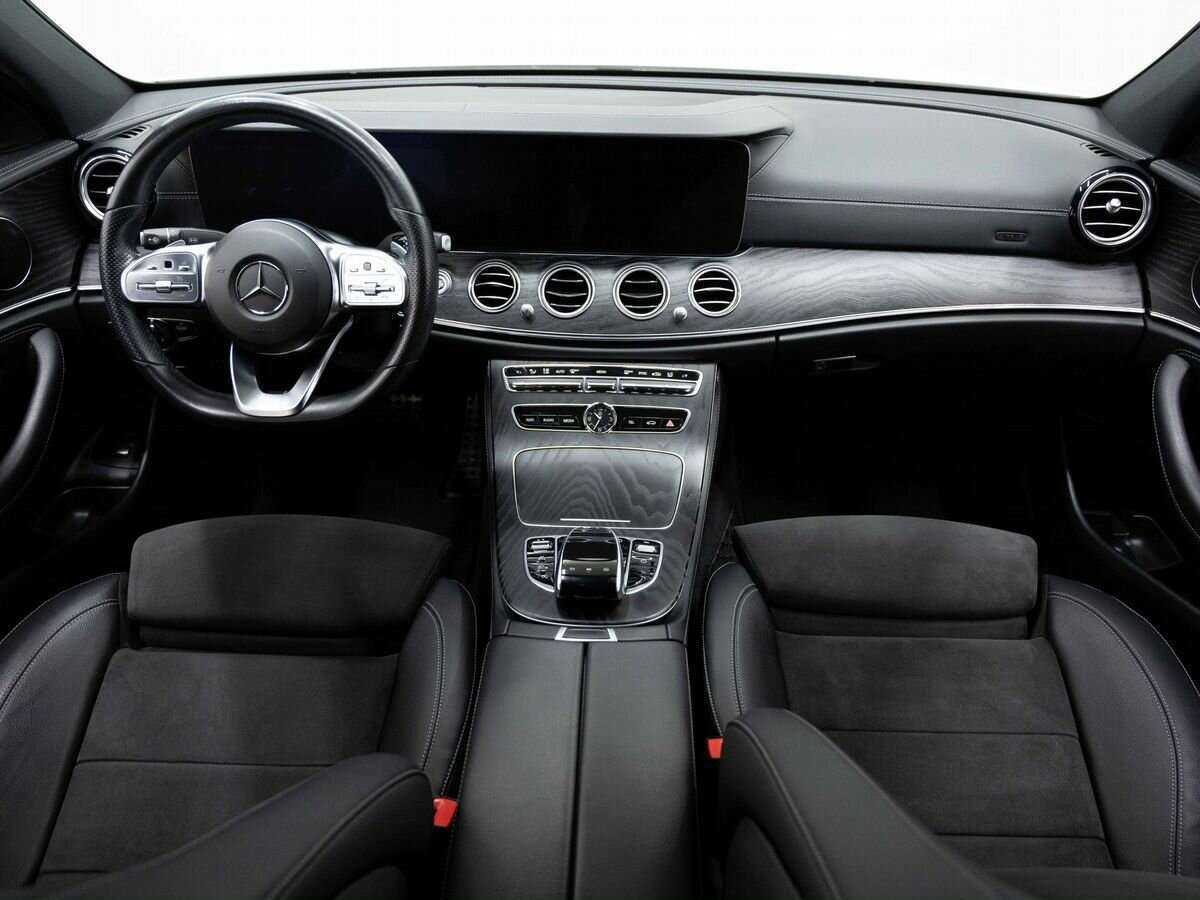 Б/У Мерседес-Бенц Е-Класс 2018 года. Фото: #12