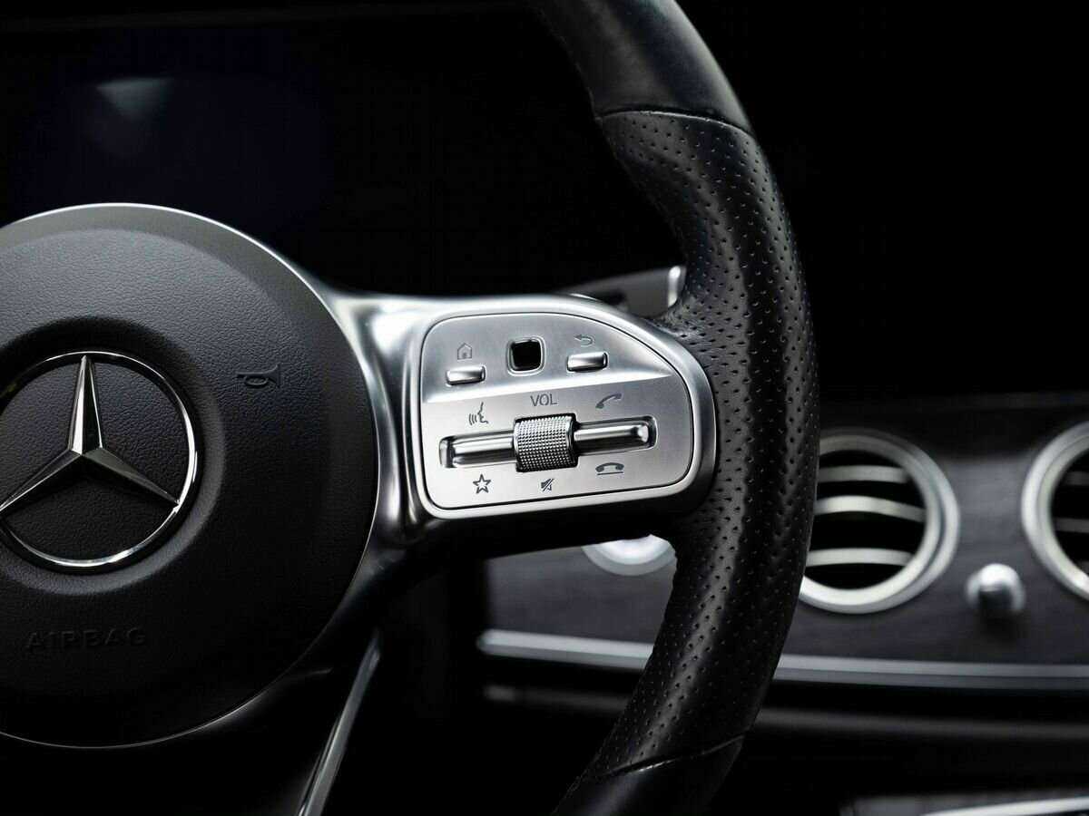 Б/У Мерседес-Бенц Е-Класс 2018 года. Фото: #15