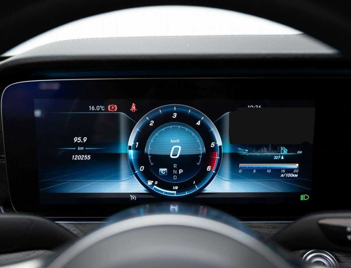 Б/У Мерседес-Бенц Е-Класс 2018 года. Фото: #16