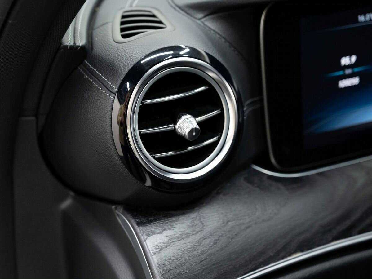 Б/У Мерседес-Бенц Е-Класс 2018 года. Фото: #25