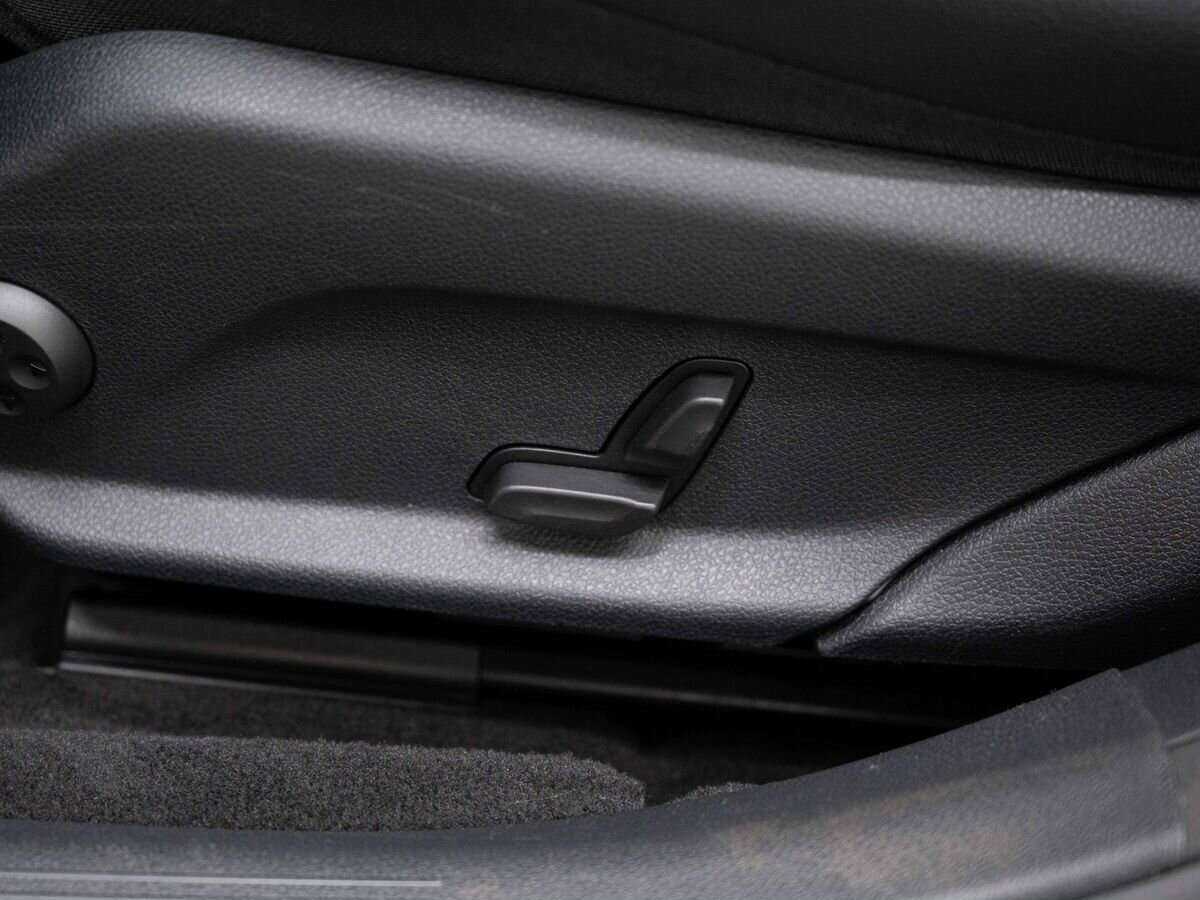 Б/У Мерседес-Бенц Е-Класс 2018 года. Фото: #26