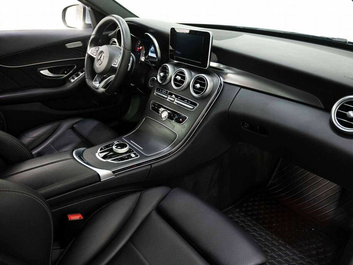 Б/У Мерседес-Бенц Ц-Класс 2016 года. Фото: #9