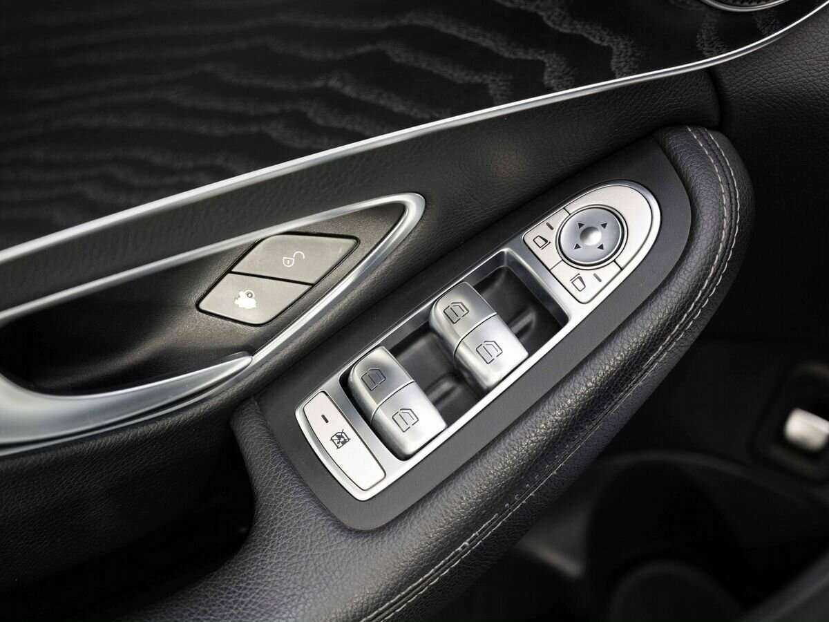 Б/У Мерседес-Бенц Ц-Класс 2016 года. Фото: #20