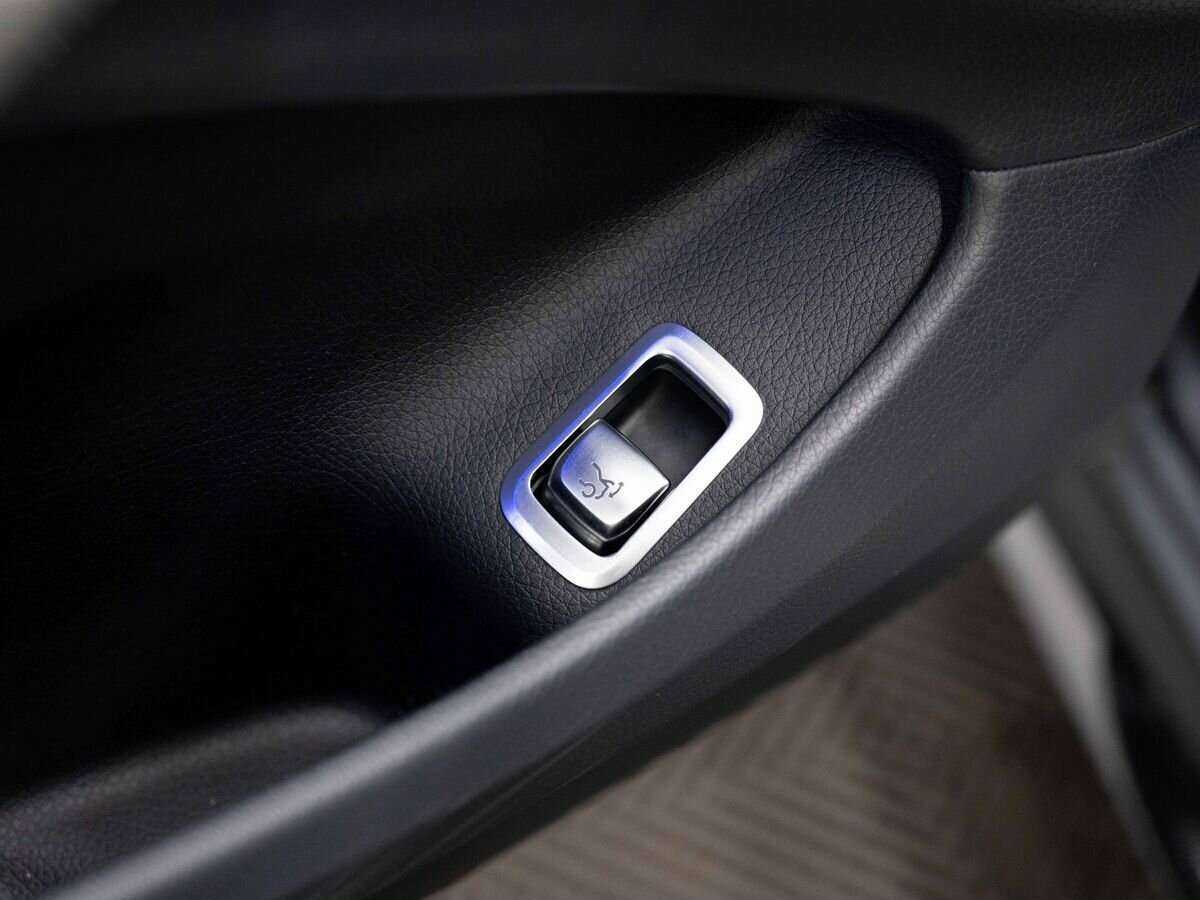 Б/У Мерседес-Бенц С-Класс 2015 года. Фото: #17